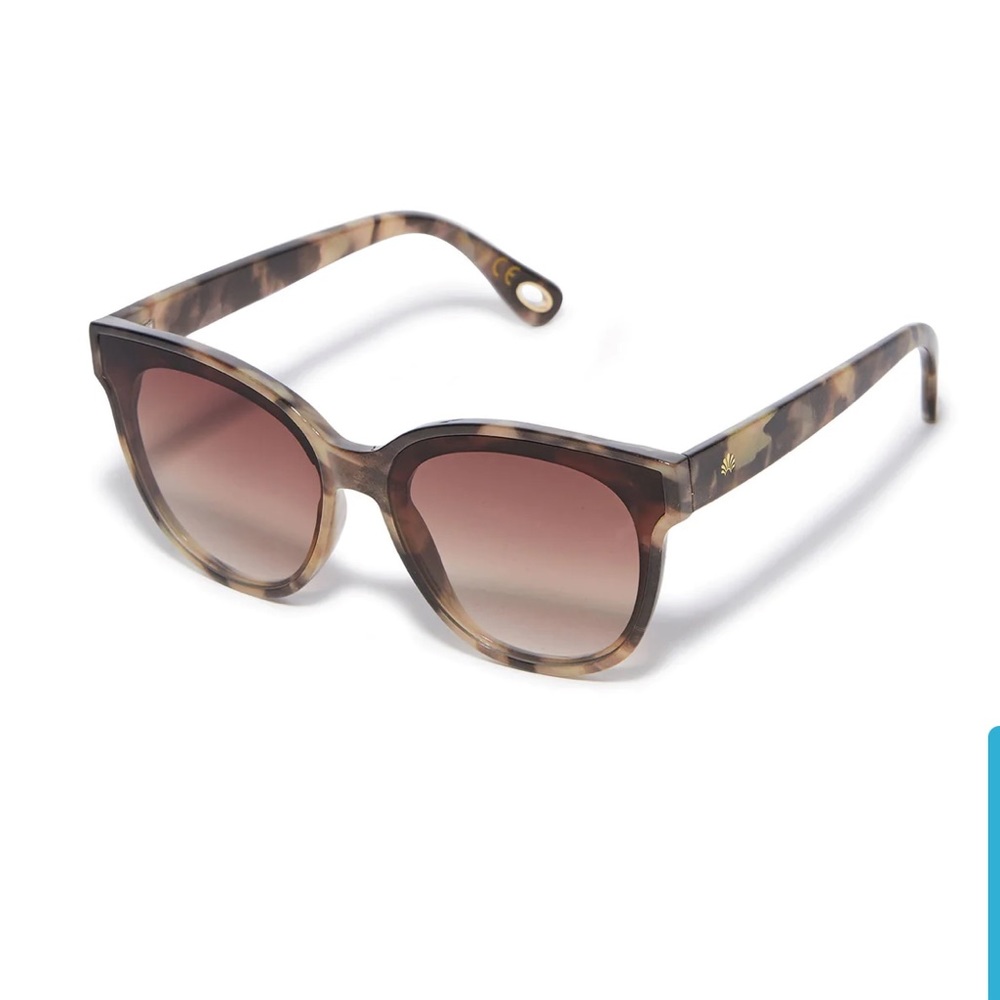 LELE SADOUGHI Brooklyn Sunglasses. NWT